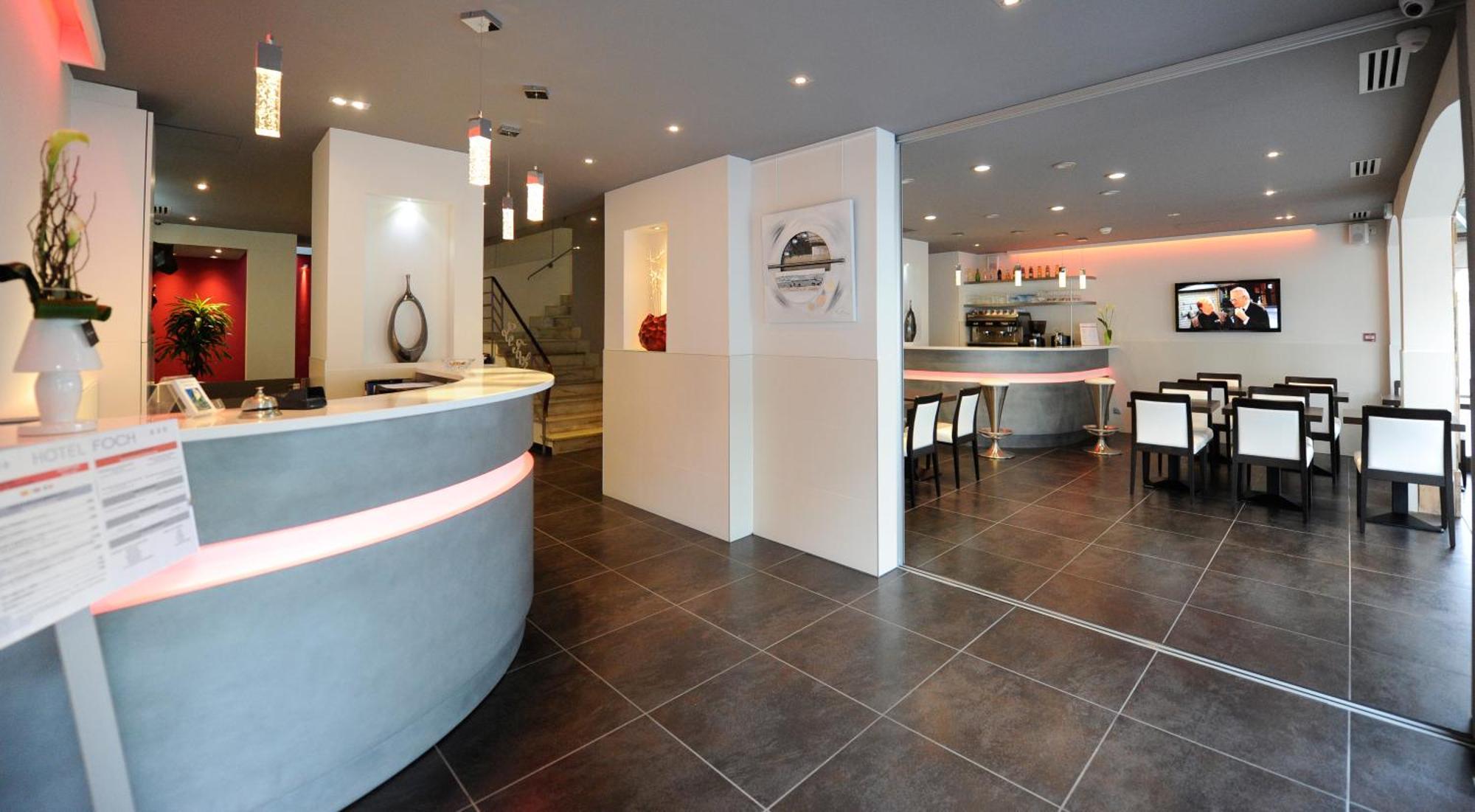 Hôtel Foch Tarbes Buitenkant foto