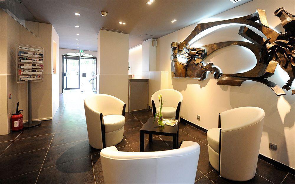 Hôtel Foch Tarbes Buitenkant foto