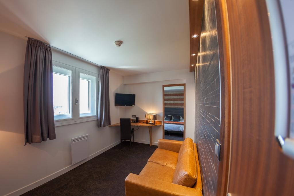 Hôtel Foch Tarbes Buitenkant foto