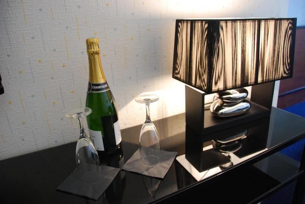 Hôtel Foch Tarbes Buitenkant foto